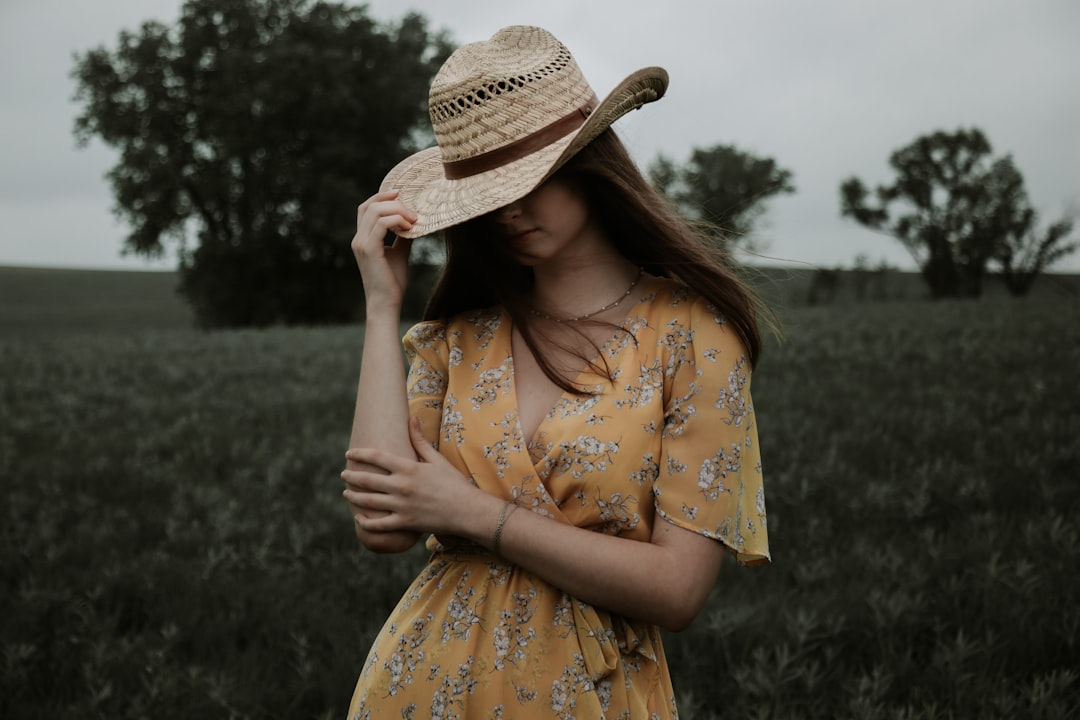 Photo mustard dress